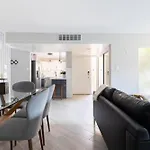 Modern Chic Condo In Midtown W Pool & Hot Tub